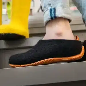 Aki Choklat -felt shoes