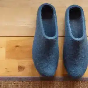 Aamutossut ja lipokkaat
