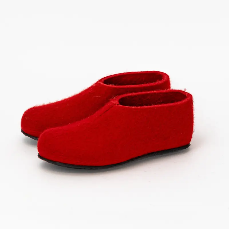 Red Lahtiset felt slippers with a rubber sole