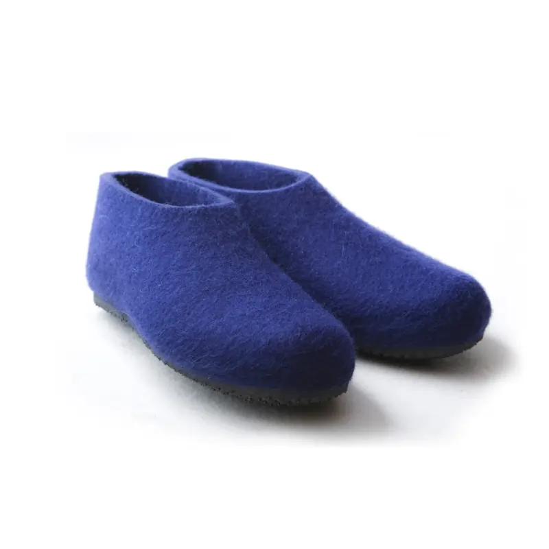Dark blue Lahtiset felt slippers with a rubber sole