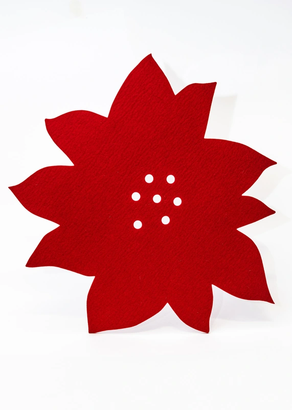 Red poinsettia-shaped wool felt placemat, approx. 45 cm in diameter.