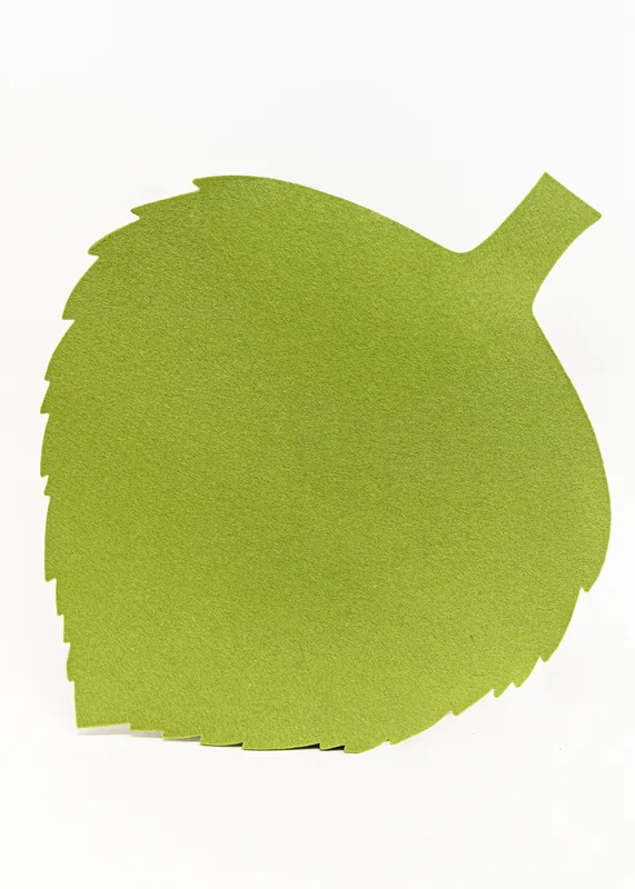 Apple green leaf-shaped wool felt placemat, approx. 44 × 57 cm.